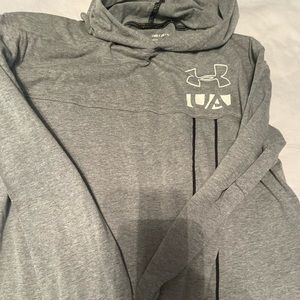(2) boys Under Armour long sleeve shirt lot